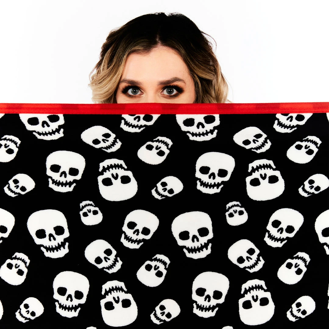 SOURPUSS LUST FOR SKULLS BLANKET Haunted Homewares 4 SOURPUSS LUST FOR SKULLS BLANKET Haunted Homewares