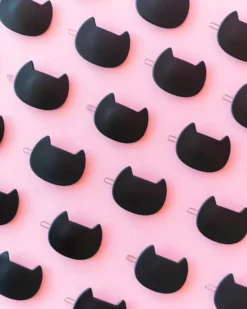 THE PINK SAMURAI BLACK CAT HAIR CLIP Accessories