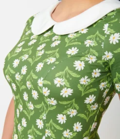 UNIQUE VINTAGE GREEN & WHITE DAISY MARGOT FIT & FLARE DRESS