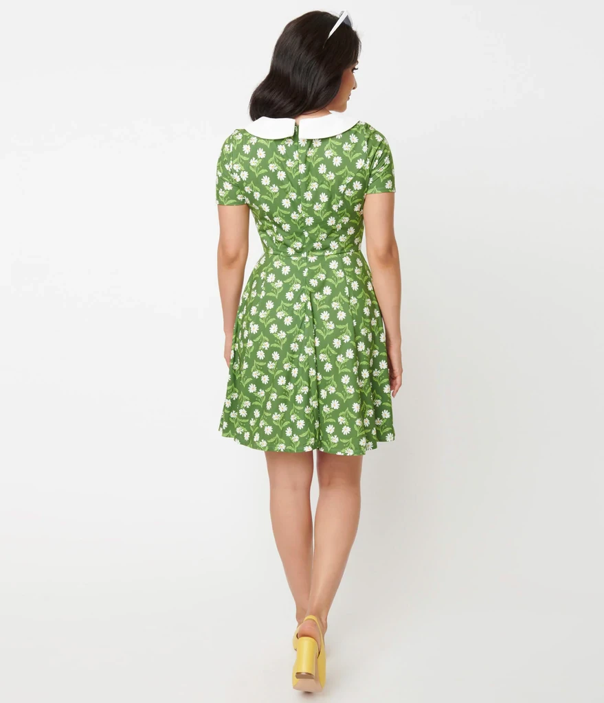 UNIQUE VINTAGE GREEN & WHITE DAISY MARGOT FIT & FLARE DRESS 6 UNIQUE VINTAGE GREEN & WHITE DAISY MARGOT FIT & FLARE DRESS