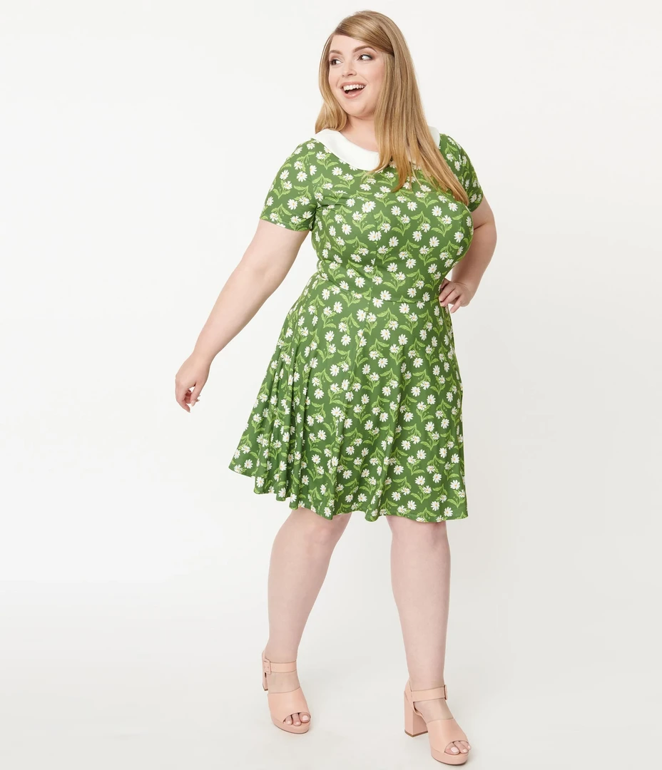 UNIQUE VINTAGE GREEN & WHITE DAISY MARGOT FIT & FLARE DRESS 8 UNIQUE VINTAGE GREEN & WHITE DAISY MARGOT FIT & FLARE DRESS