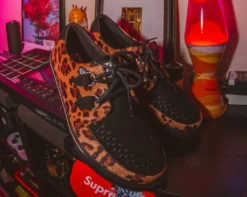 T.U.K. D-RING VEGAN VLK SNEAKER BLACK AND LEOPARD