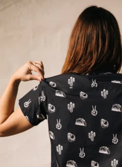 PYKNIC NO PROBLEMO WOMENS BUTTON UP TOP