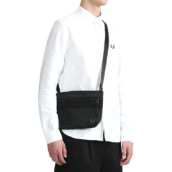 FRED PERRY TONAL TAPE SACOCHE CROSSBODY BAG