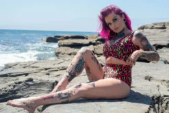 SOURPUSS LEOPARD MONOKINI HOT PINK